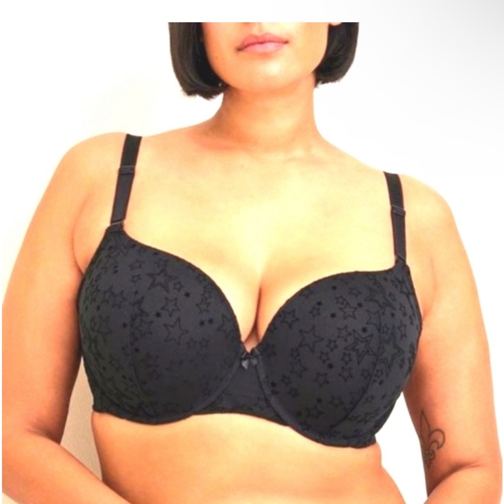 NWT TORRID BRA - STAR PRINT T-SHIRT PUSH-UP 360 BACK SMOOTHING -4 HOOK CLOSURE